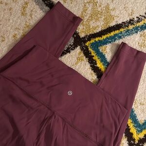 Lululemon Wunder Under 8 Berry EUC